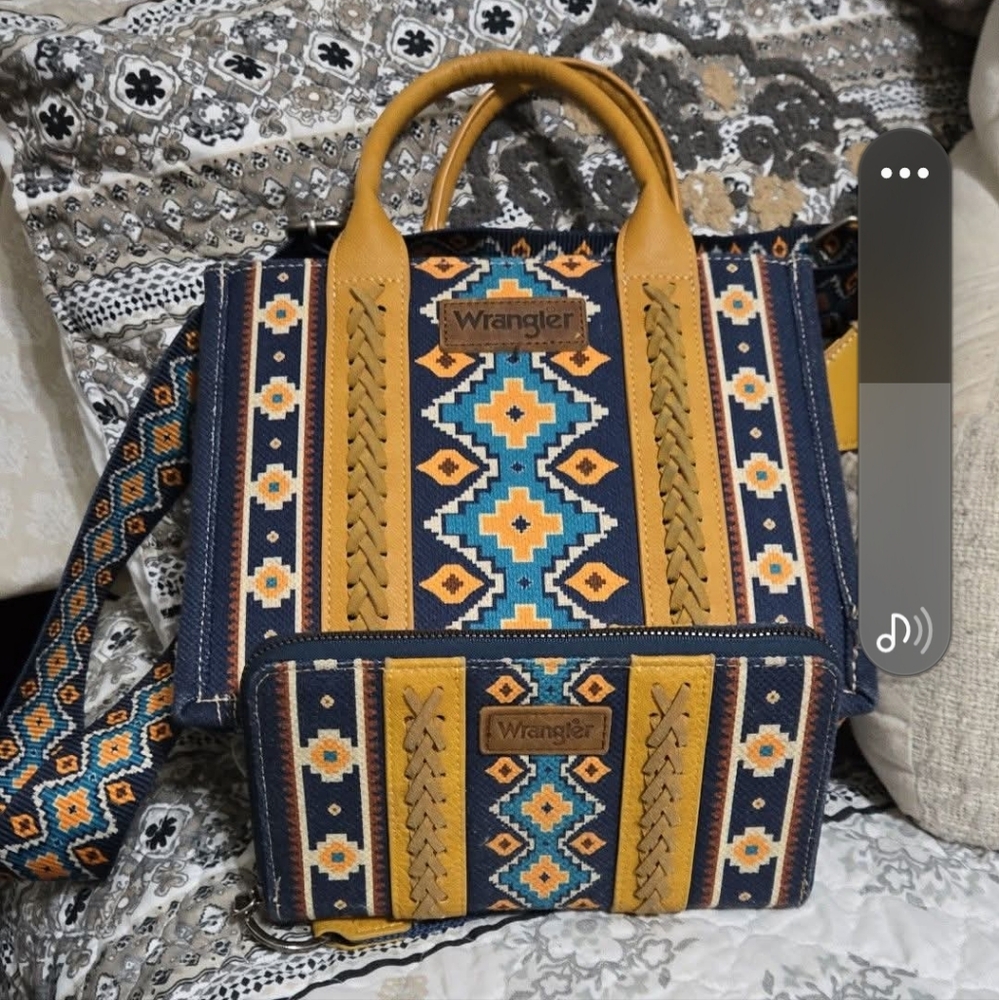 Wrangler tote and wallet set